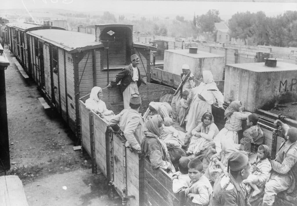 صورة لقطار مليء باللاجئين الأرمن سنة 1918
