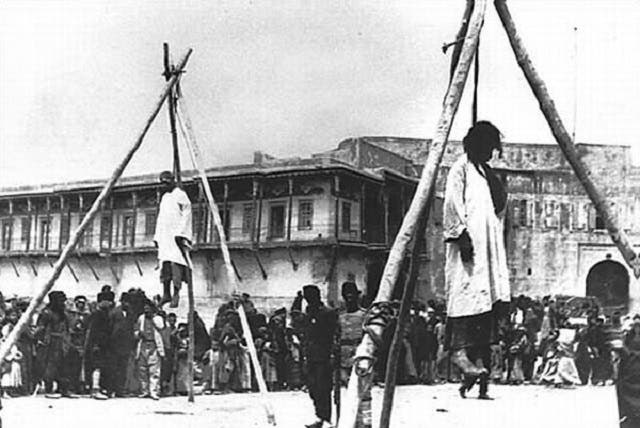 صورة لعدد من الأرمن الذين أعدمتهم السلطات العثمانية سنة 1915