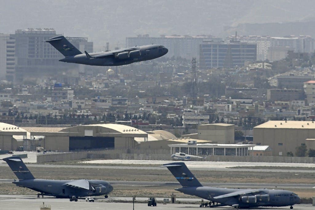 الرحلة الأخيرة التي أقلت قوات أميركية من مطار كابل