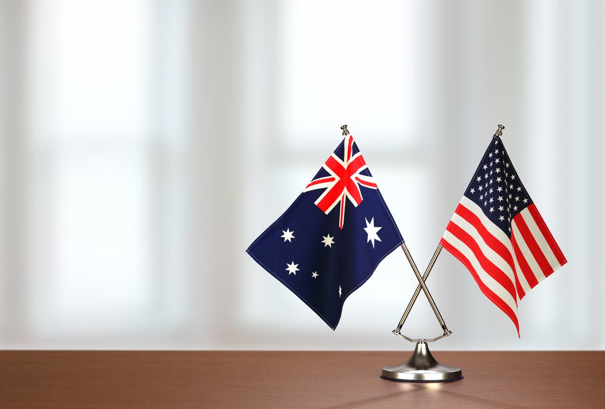 علم أميركا وأستراليا